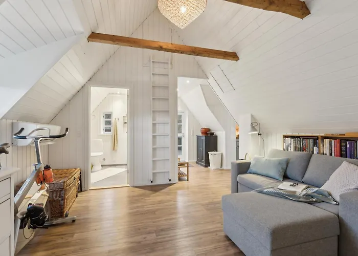 1107 Hébergement de vacances *